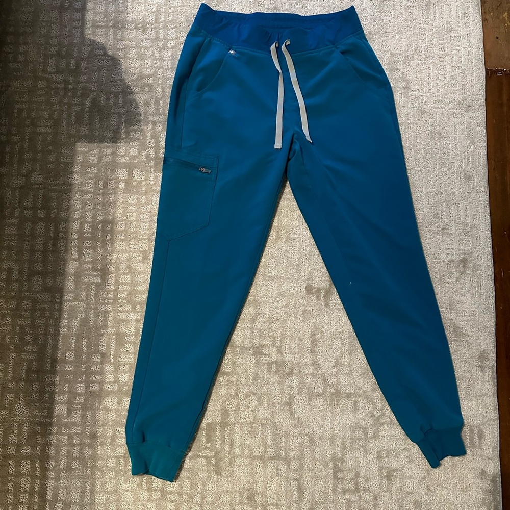 Figs Zamora Jogger Scrub, Small in Pacific Blue